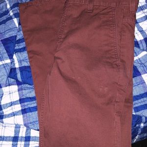 Mens Levi’s jeans in burgandy.